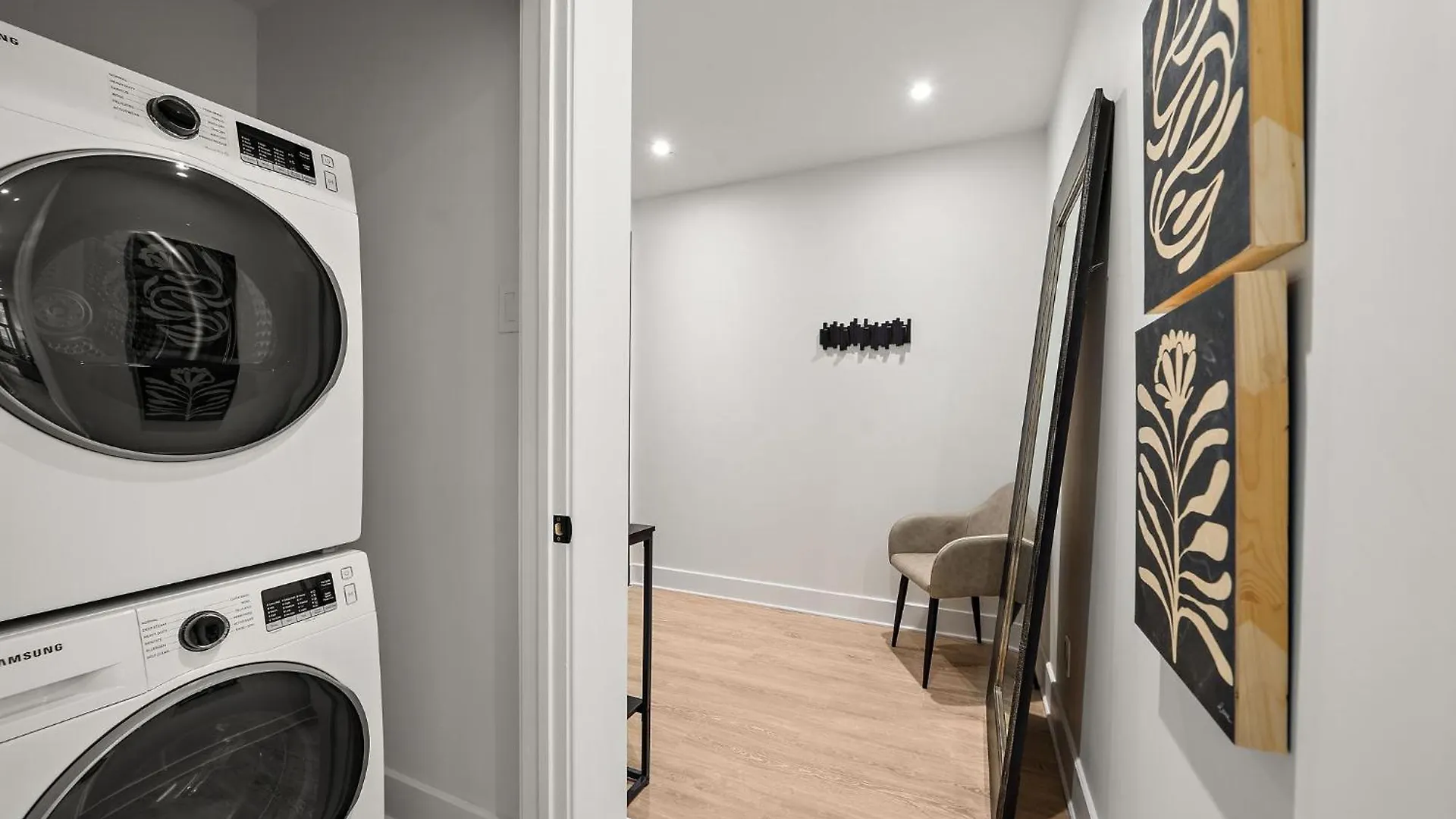 Hotel 511 Place D'Armes Luxury Apartments Montreal