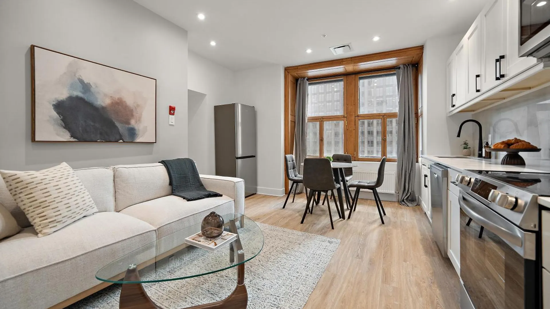 Hotel 511 Place D'Armes Luxury Apartments Montreal Canada