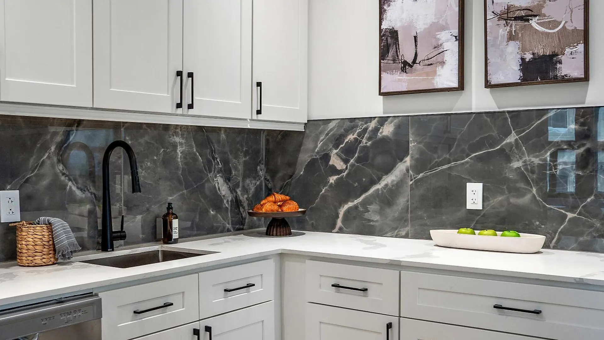 Hotel 511 Place D'Armes Luxury Apartments Montreal 0*,  Canada