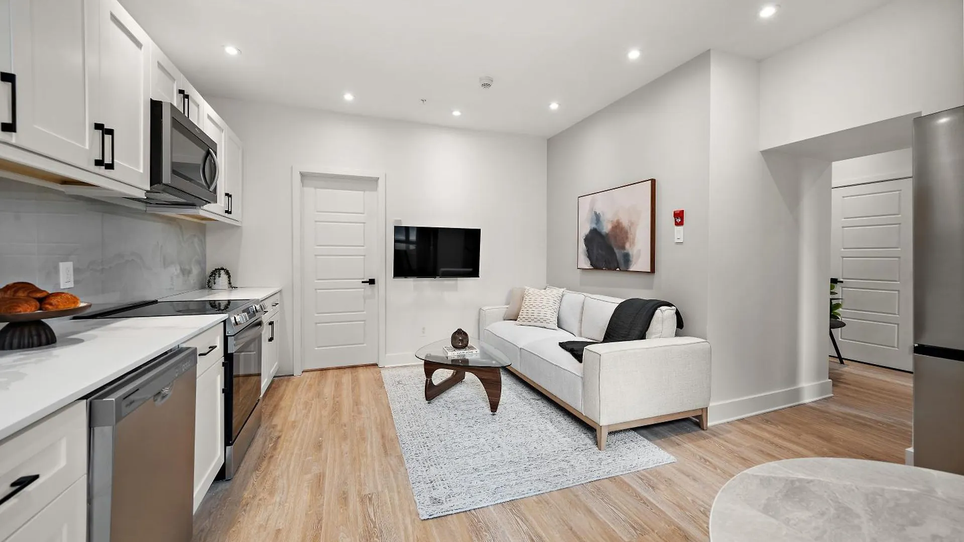 Hotel 511 Place D'Armes Luxury Apartments Montreal Canada
