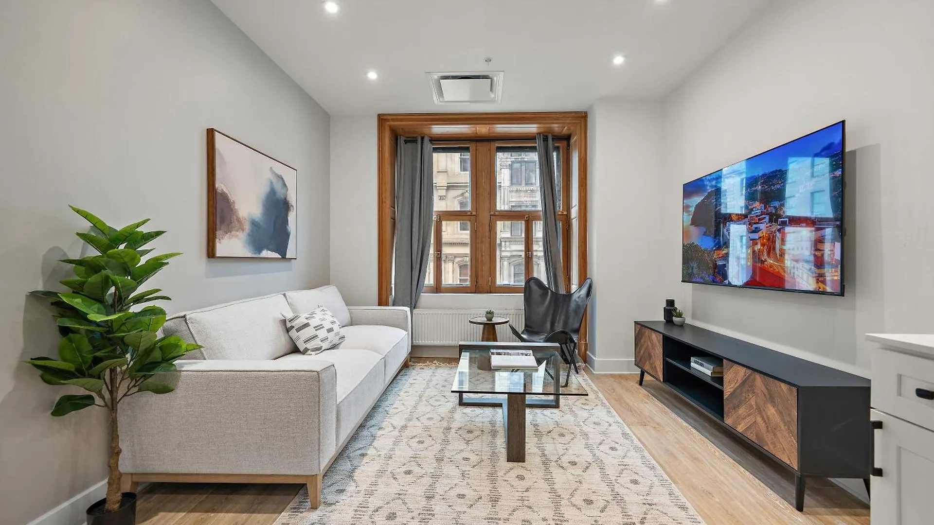 Hotel 511 Place D'Armes Luxury Apartments Montreal