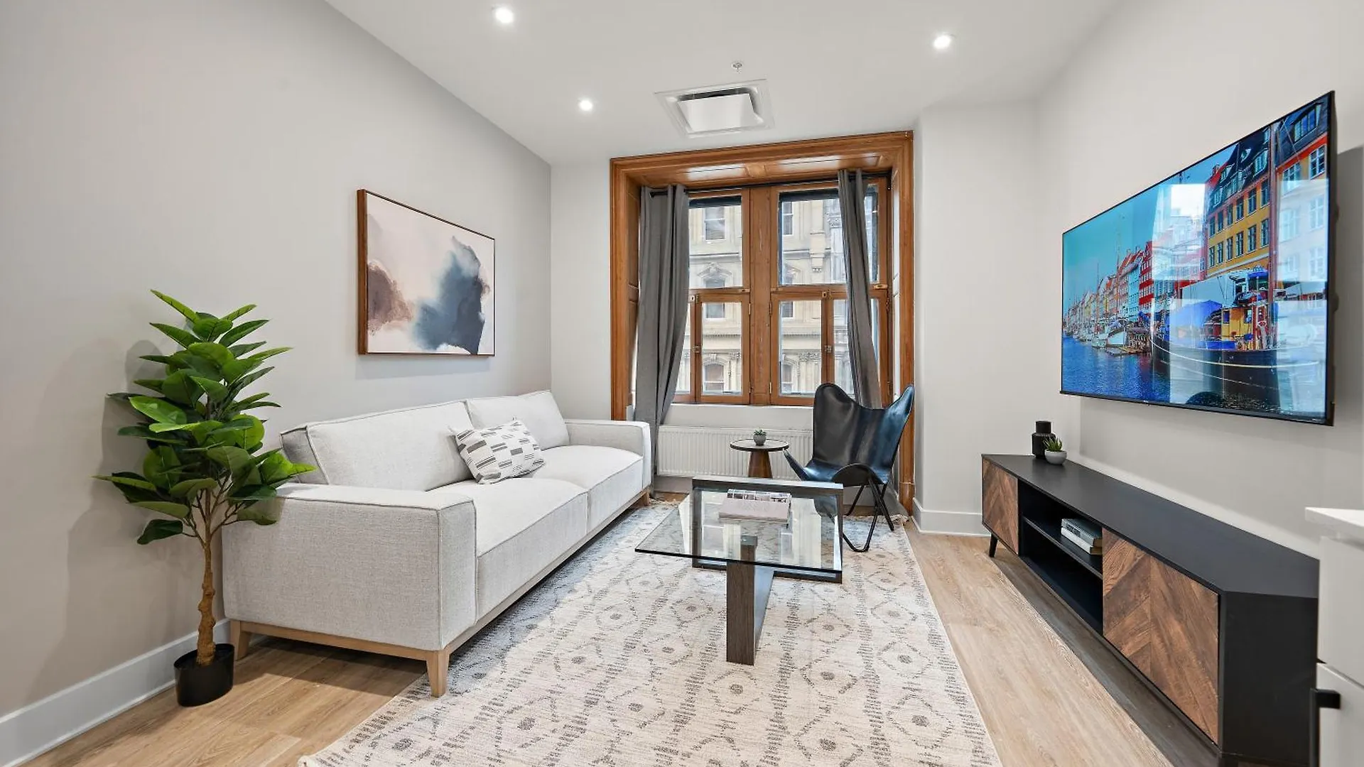 Hotel 511 Place D'Armes Luxury Apartments Montreal 0*,