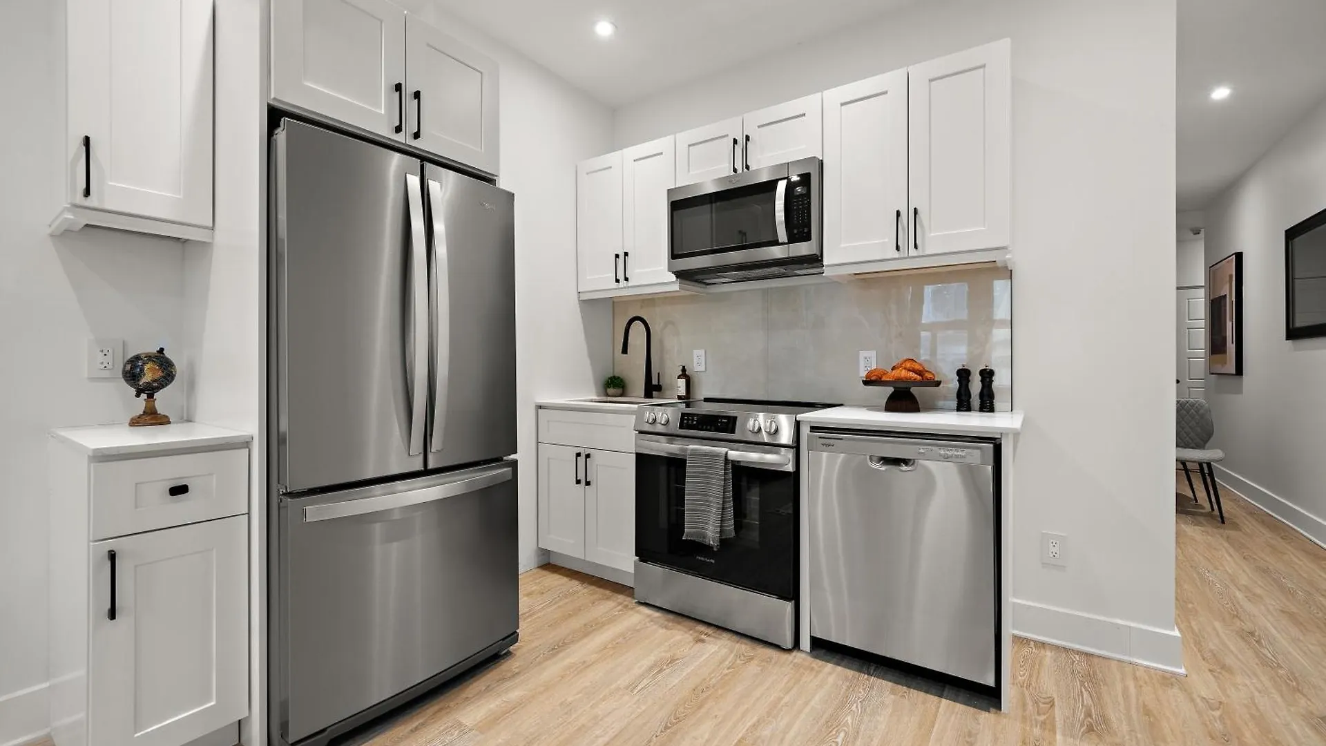 Hotel 511 Place D'Armes Luxury Apartments Montreal