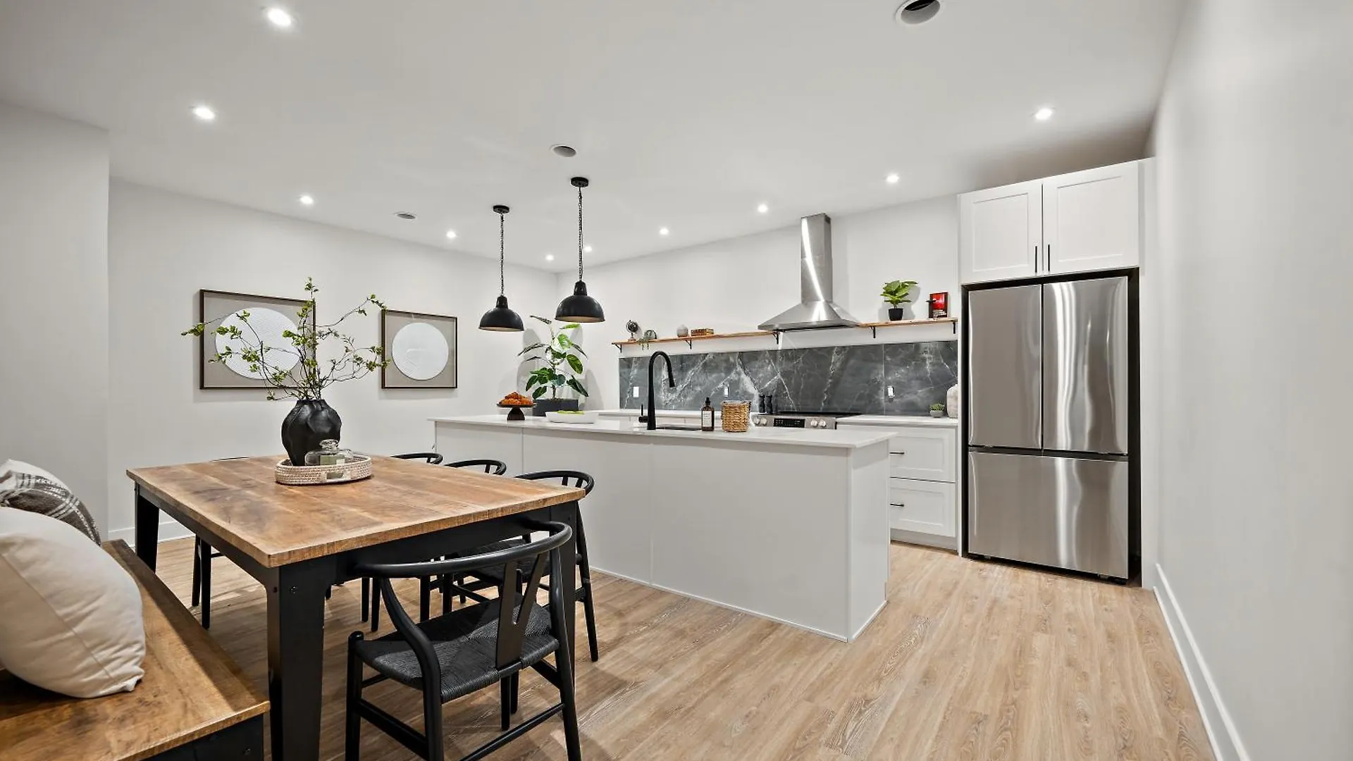 Hotel 511 Place D'Armes Luxury Apartments Montreal Canada