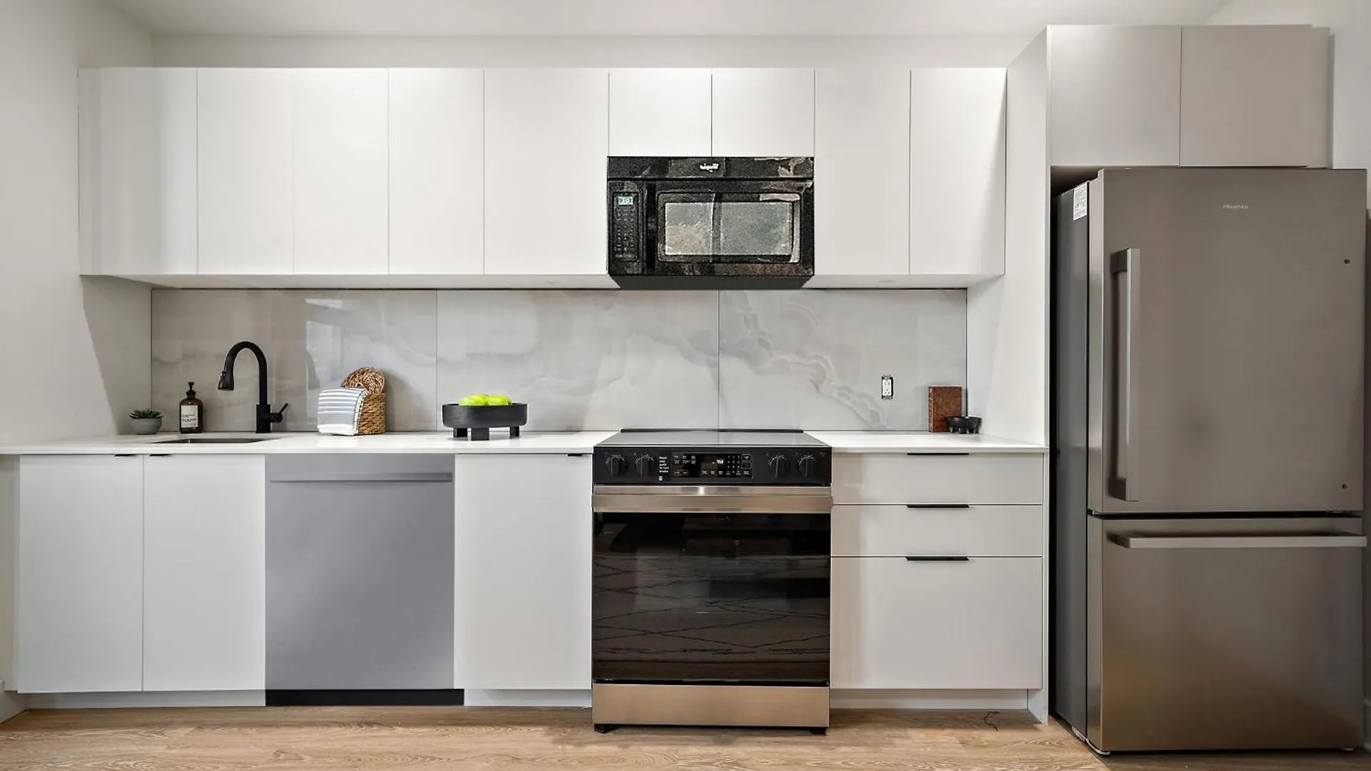 Hotel 511 Place D'Armes Luxury Apartments Montreal Canada