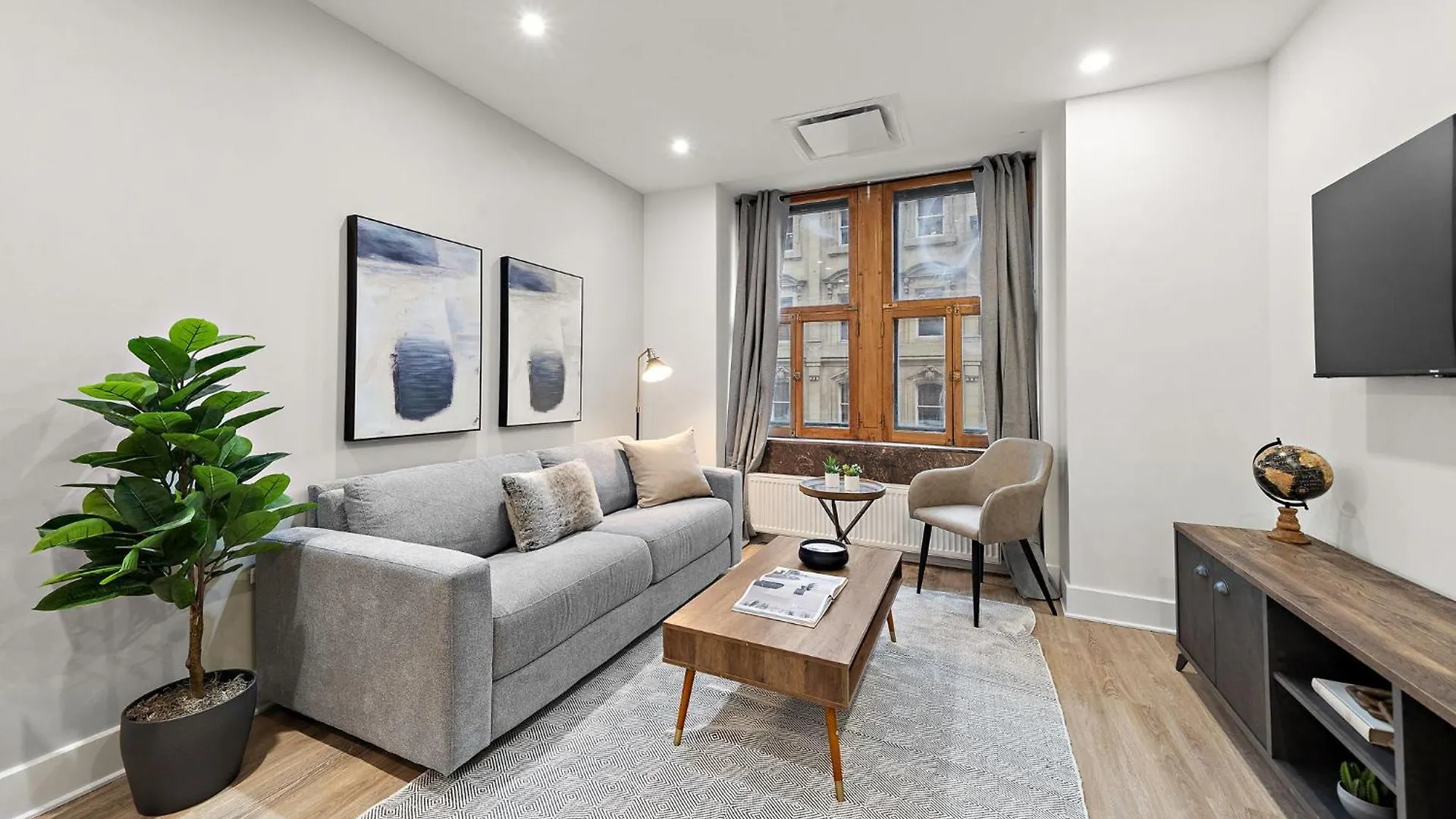 Hotel 511 Place D'Armes Luxury Apartments Montreal Canada