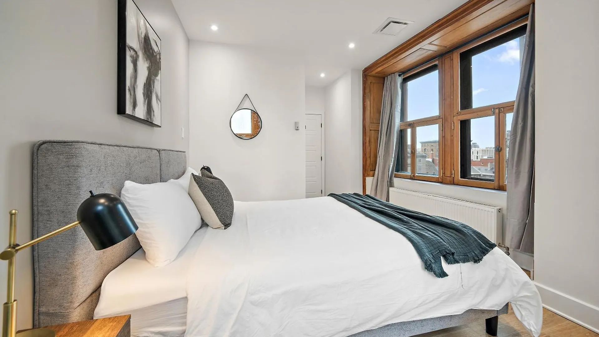 Hotel 511 Place D'Armes Luxury Apartments Montreal Canada
