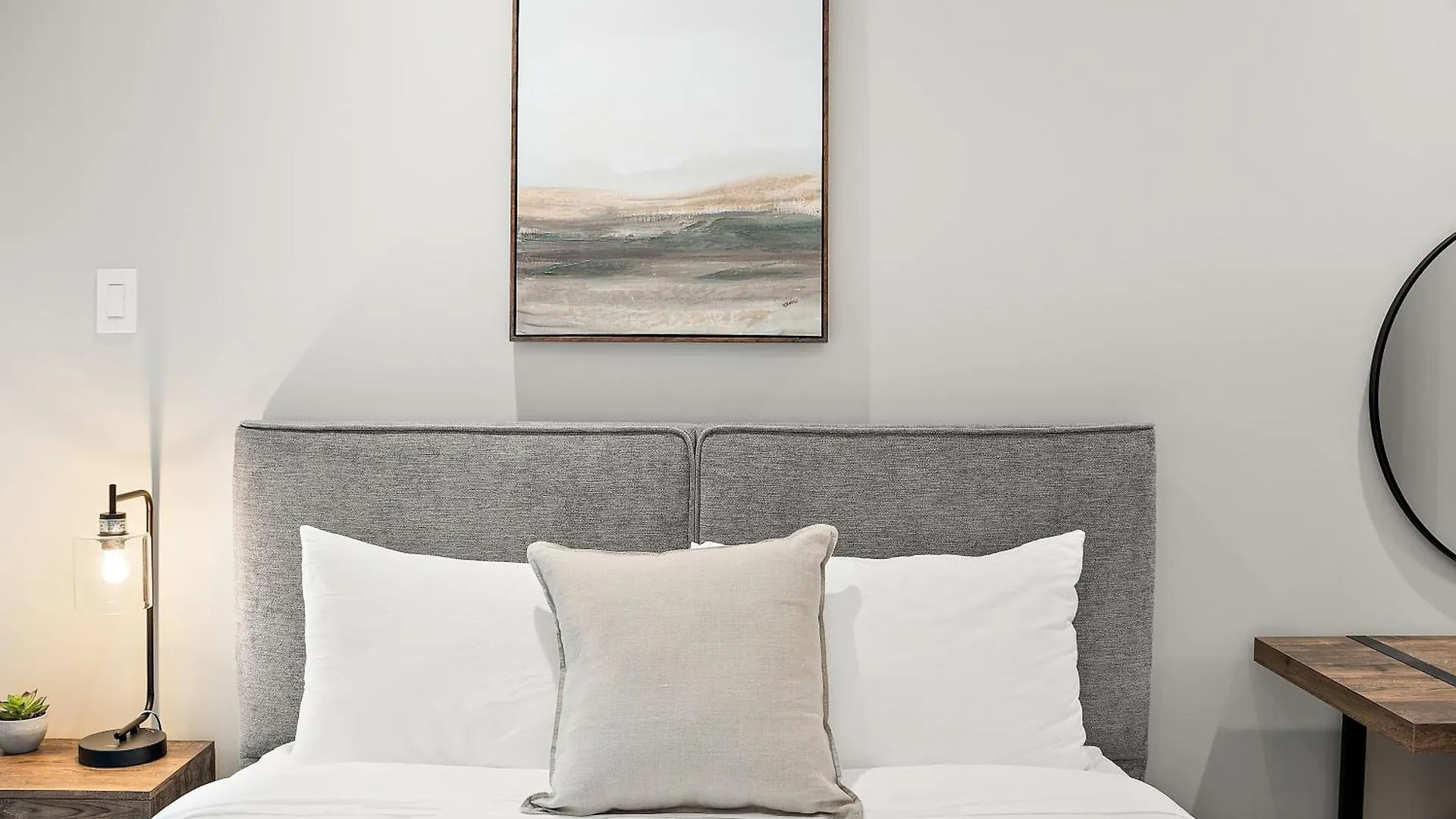 Hotel 511 Place D'Armes Luxury Apartments Montreal
