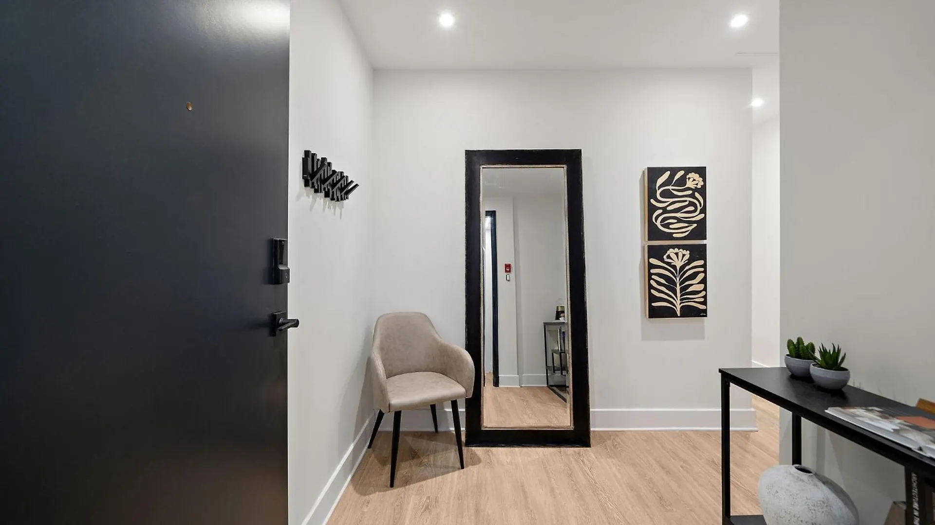 Hotel 511 Place D'Armes Luxury Apartments Montreal
