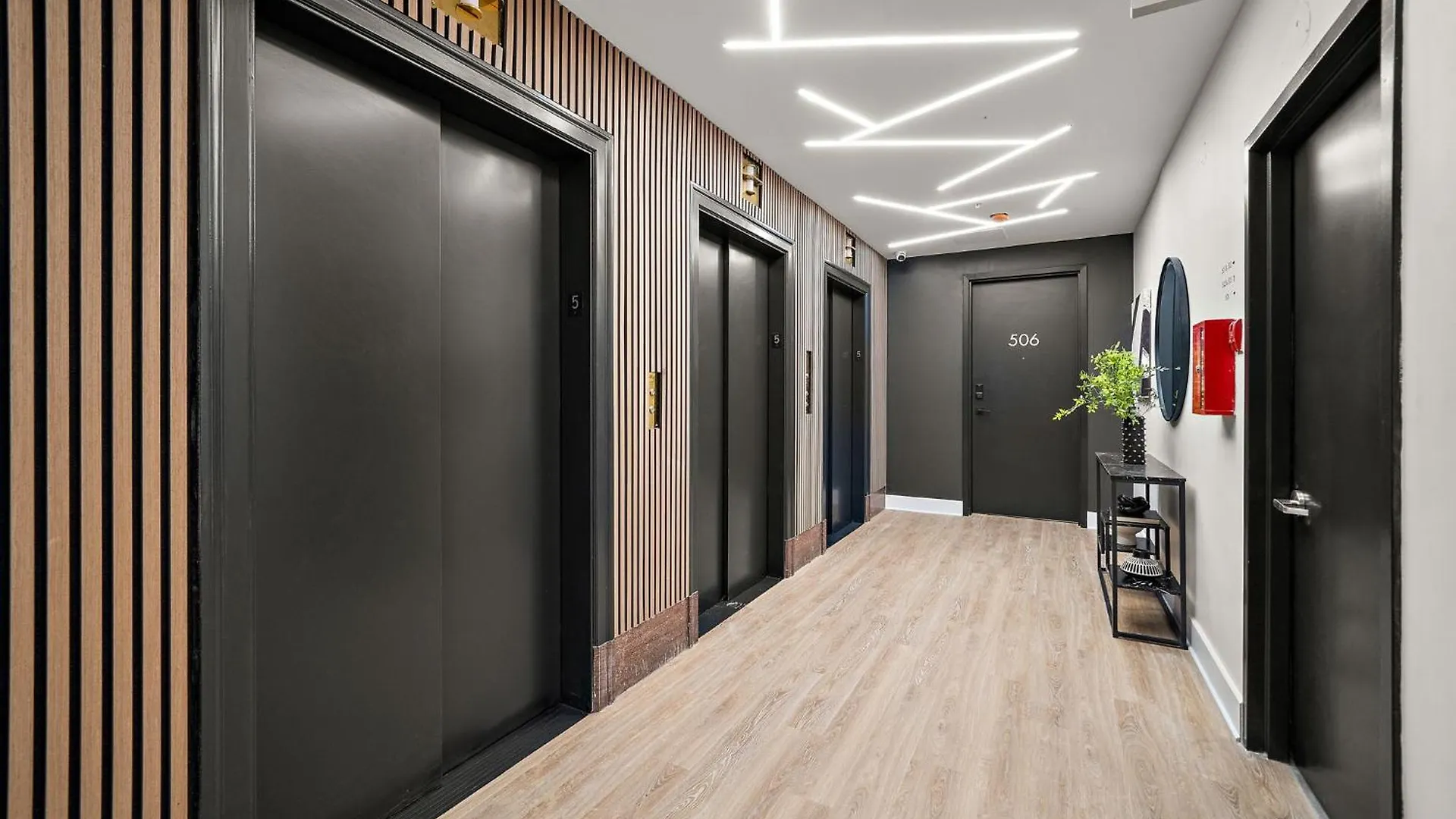Hotel 511 Place D'Armes Luxury Apartments Montreal Canada